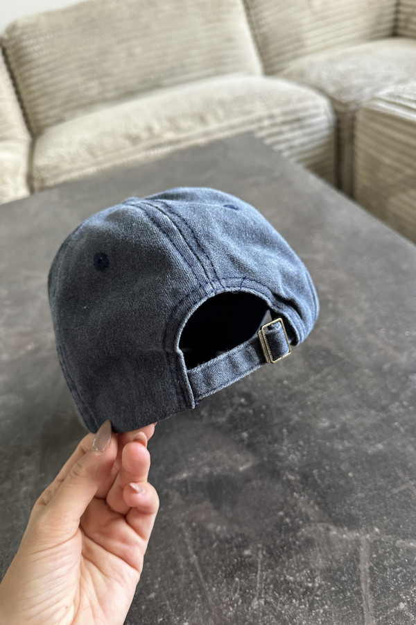 CZAPKA Z DASZKIEM NEW YORK CIEMNY JEANS 1